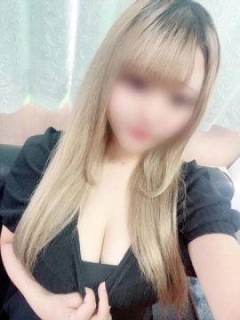 綾瀬むむ